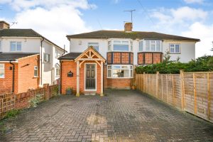 Onslow Gardens, Caversham, Reading, RG4 5HY