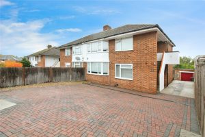 Amblecote Road, Tilehurst, Reading, RG30 4BS