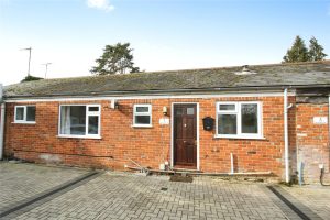 The Bungalow, Manor Farm Lane, Tidmarsh, RG8 8EX
