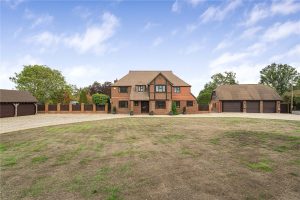 Webbs Lane, Beenham, Reading, RG7 5LL